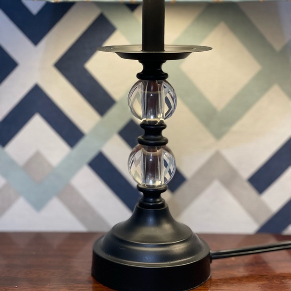 Swirl Pattern Table Lamp Set - Picture 2 of 8